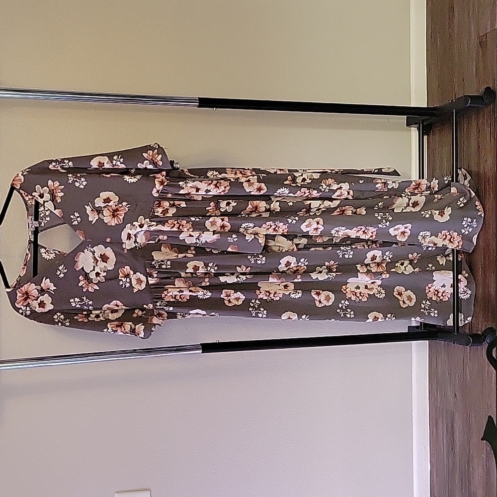 JforJustify 2XL open back romper with train grey/rose print